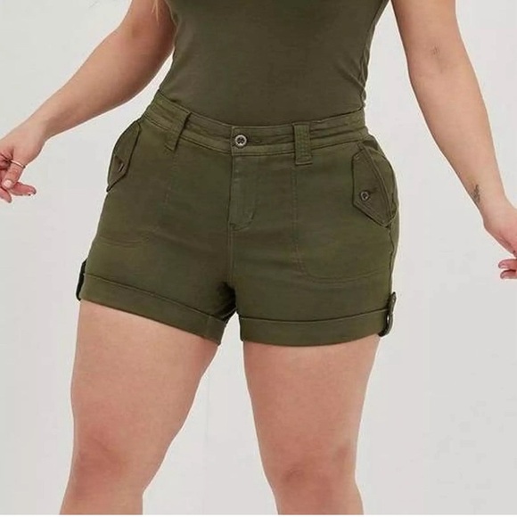 Torrid Olive Green Military Stretch Twill Mid-rise Shorts - Picture 1 of 4